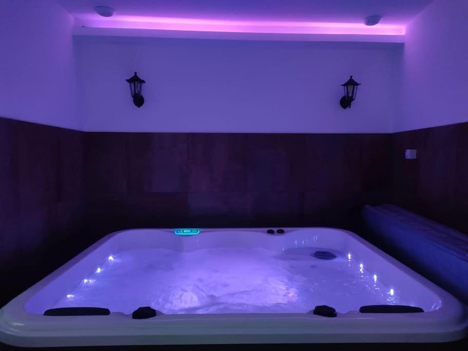 #Fer Rever 63# Spa # Thiers Eksteriør billede