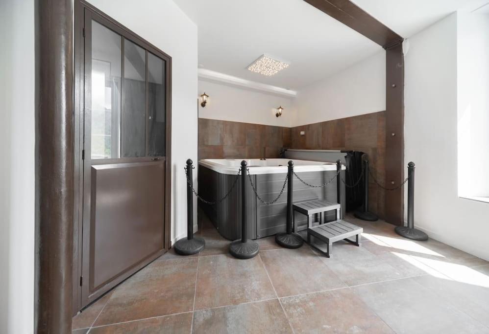 #Fer Rever 63# Spa # Thiers Eksteriør billede